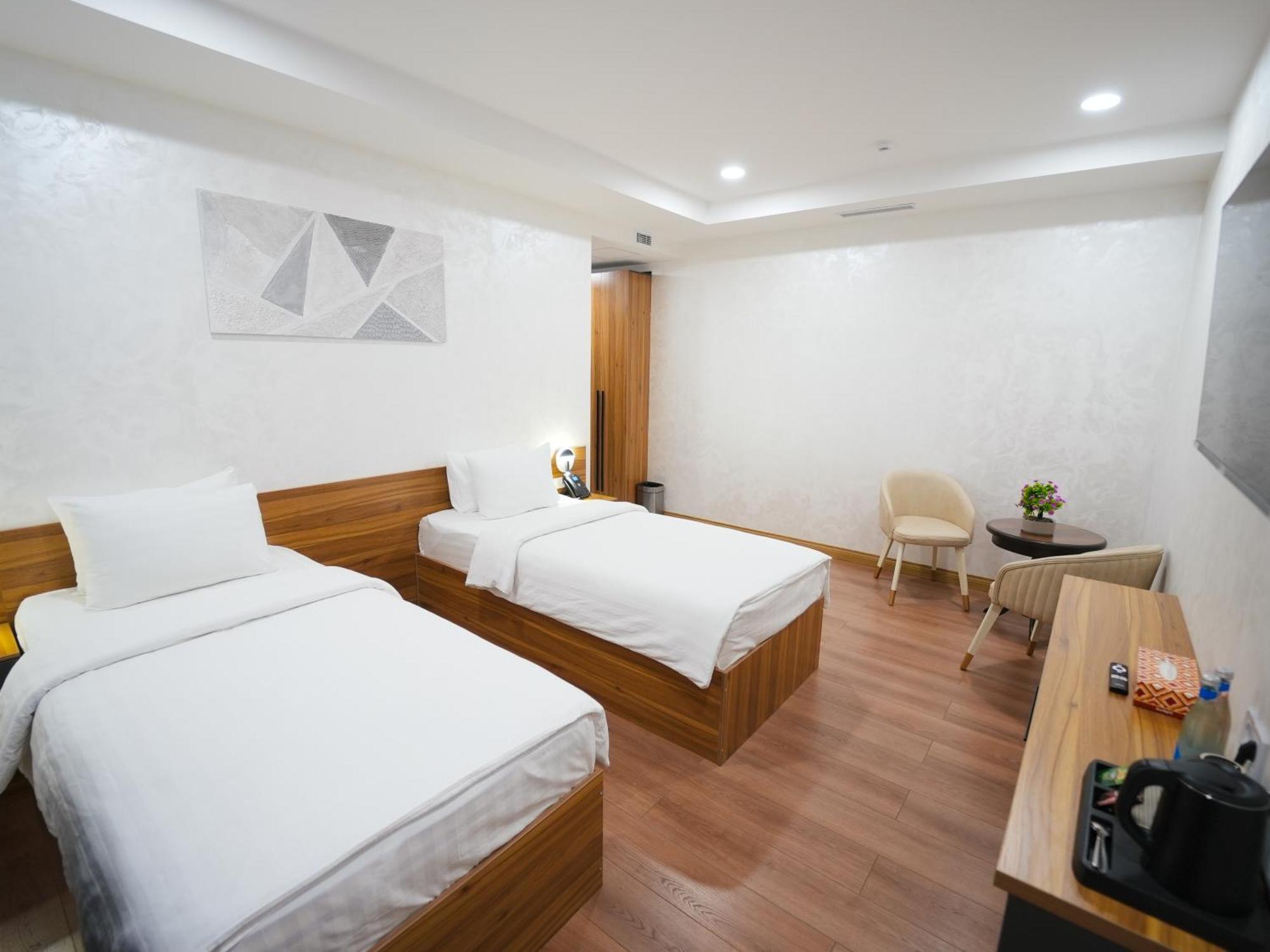 Avant Express Hotel Pool&Spa タシュケント エクステリア 写真